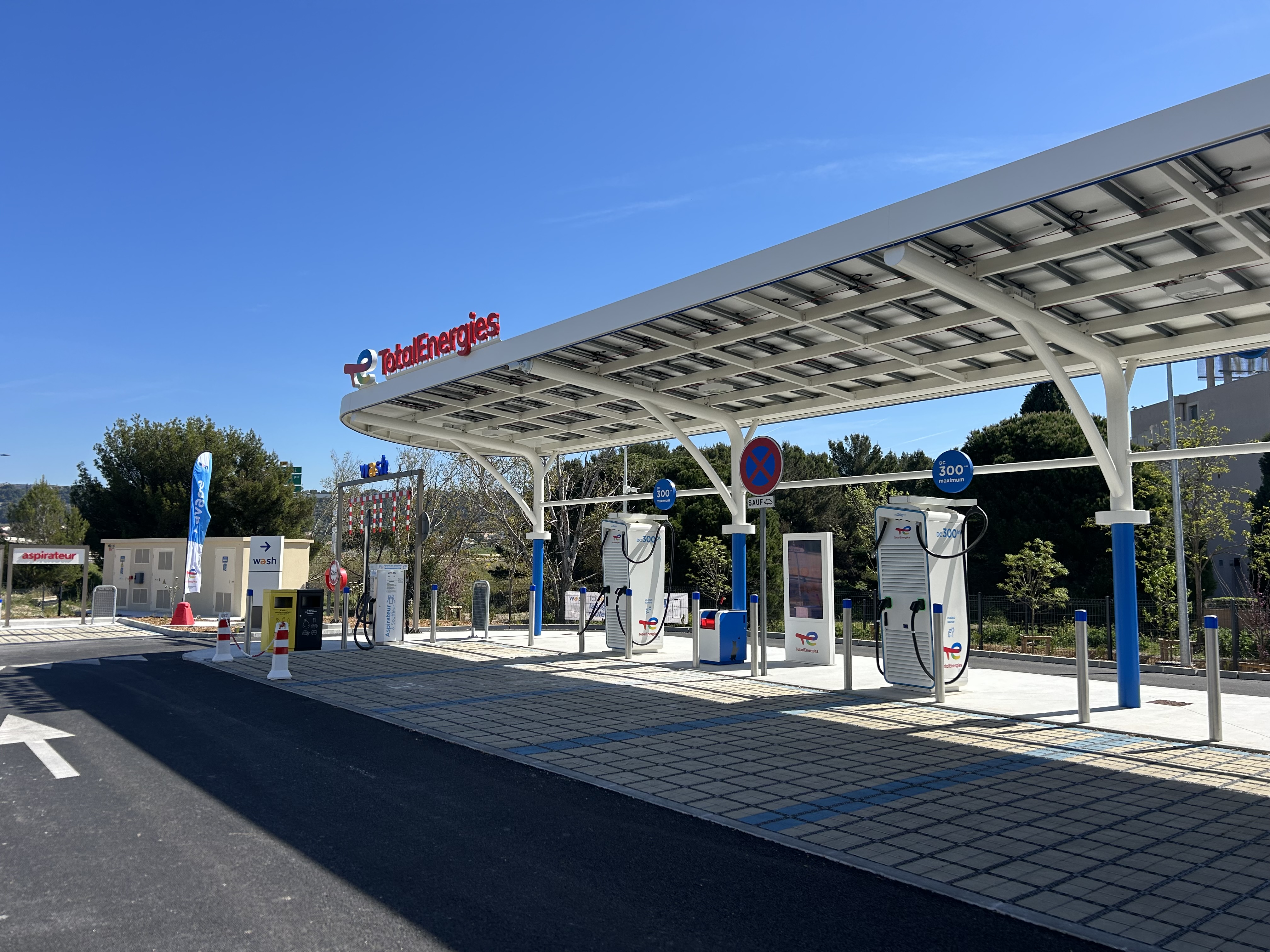 Station de recharge électrique ultra-rapide