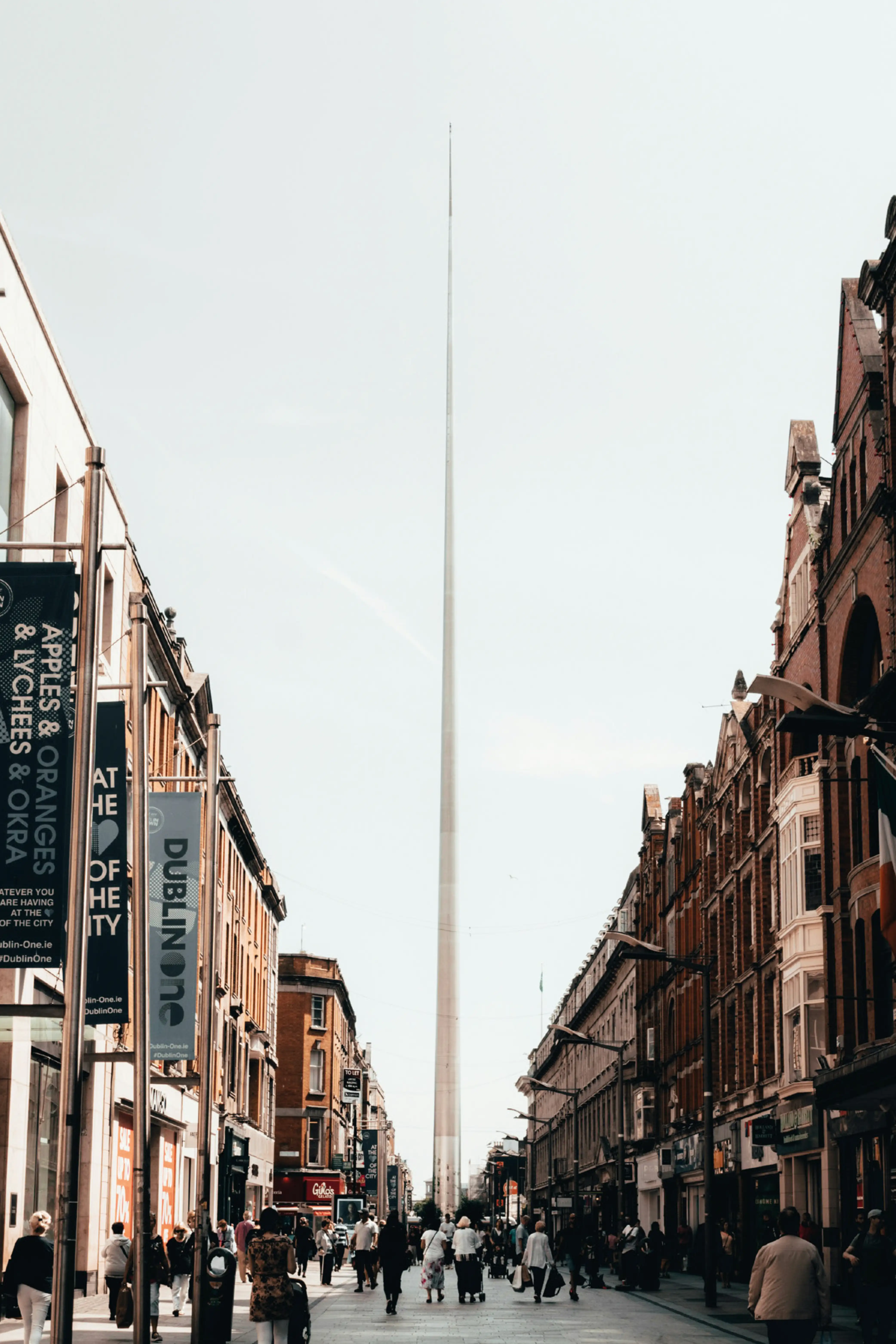 Marius_illustration_article_©frank-huang_dublin_temple_bar